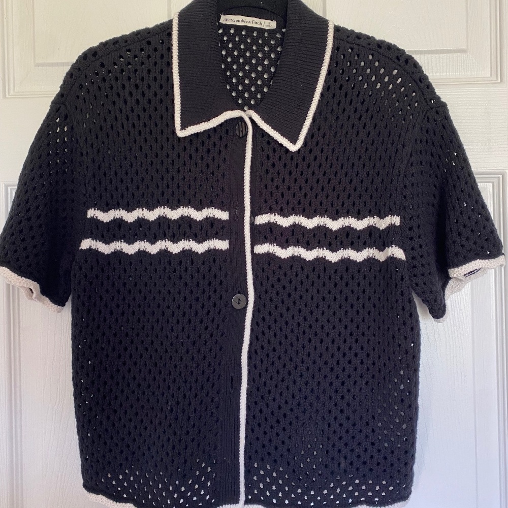 Abercrombie Short Sleeved Crochet Cardigan